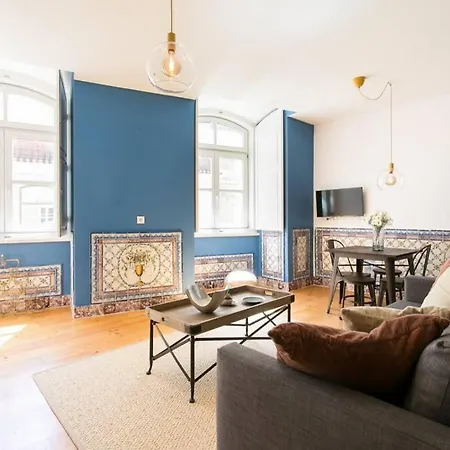 Jp39 - Baixa 18th Century Tiles With 2 Bdr!