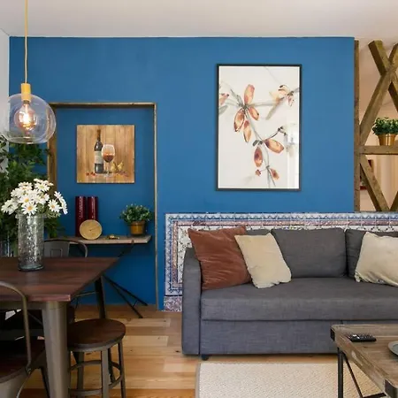 Jp39 - Baixa 18th Century Tiles With 2 Bdr! *